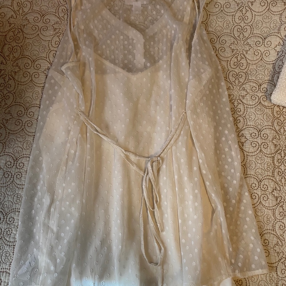 Maternity top.